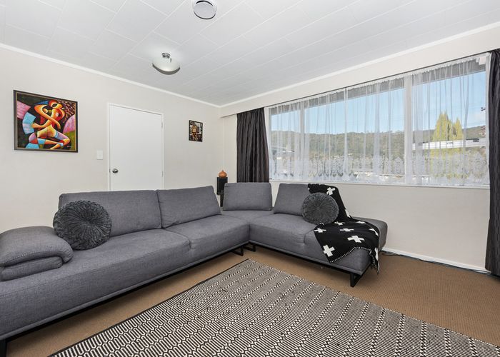  at 2/11 Lowry Crescent, Stokes Valley, Lower Hutt