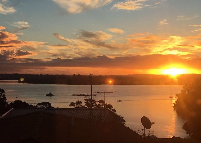  at 2/85 Island Bay Road, Beach Haven, Auckland