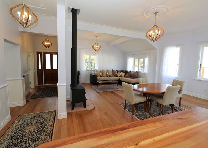  at 9 Clifton Avenue, Carterton