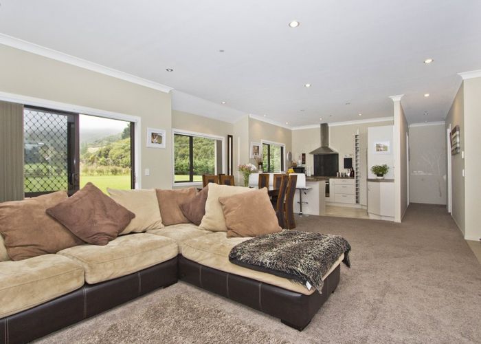  at 352 Coast Road, Wainuiomata Coast, Lower Hutt