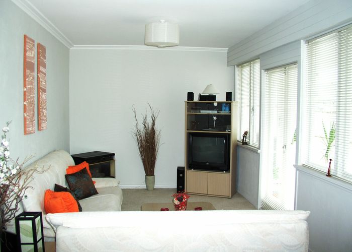  at 2/720 Manukau Road, Royal Oak, Auckland