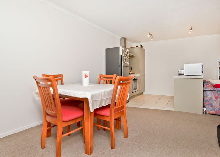  at 19E Inverness Avenue, Hamilton East, Hamilton