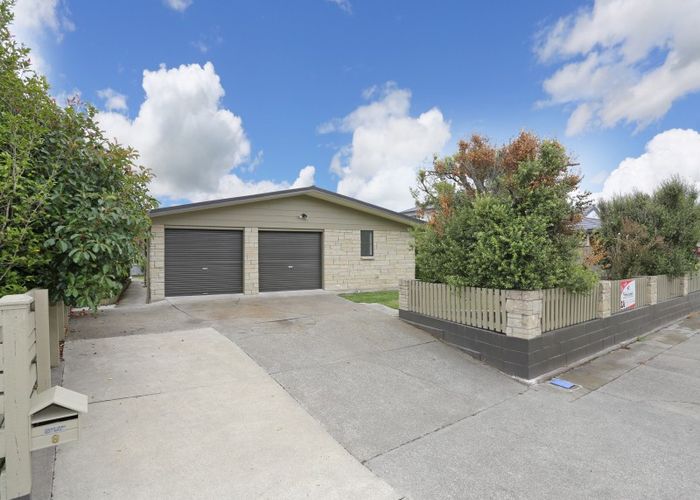  at 8 Willowbank Crescent, Feilding