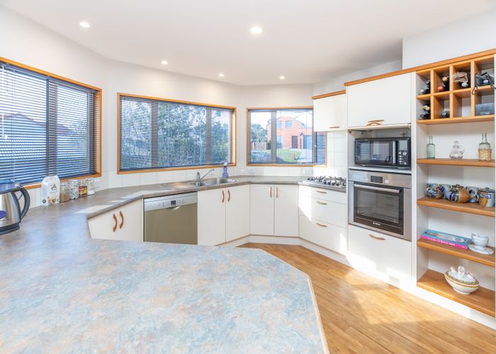  at 6 Somerton Rise, Westmorland, Christchurch