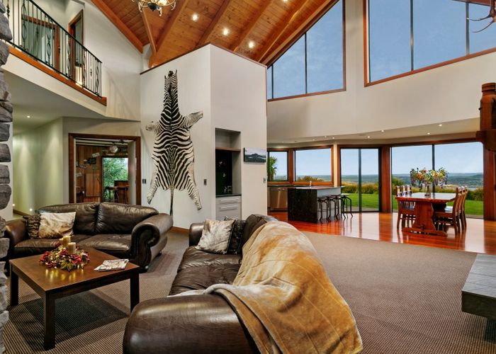  at 121 Highland Drive, Acacia Bay, Taupo