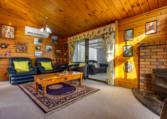  at 6 Chantal Place, Red Hill, Papakura