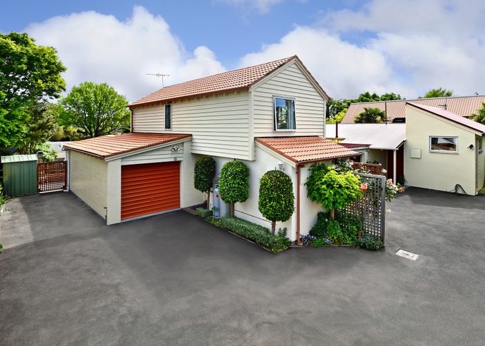 Free property data for 2/11 Leinster Road, Merivale, Christchurch