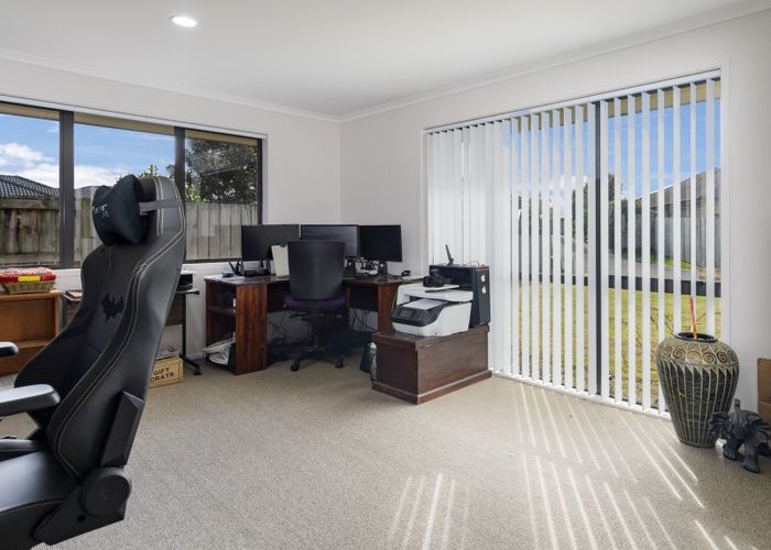  at 7 Waterside Drive, Pyes Pa, Tauranga
