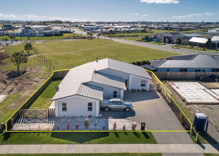  at 33 Montiicola Drive, Papamoa Beach, Papamoa