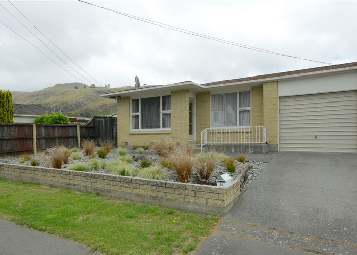  at 2/6 Clark Street, Sumner, Christchurch