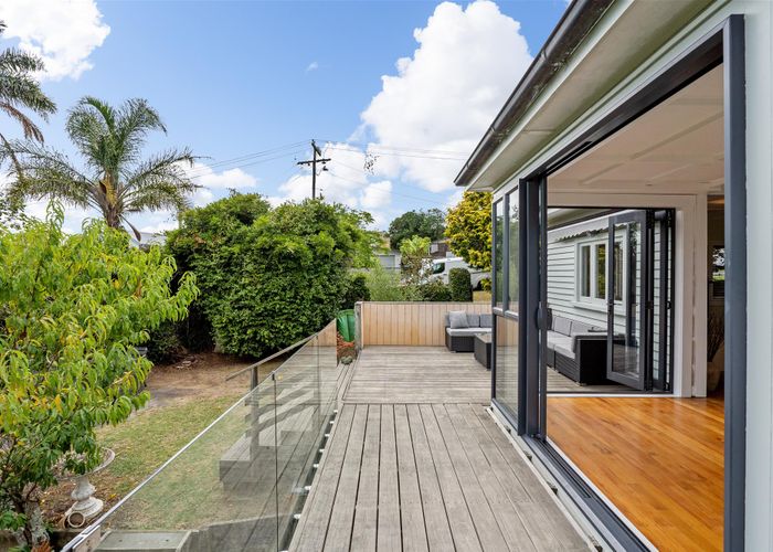  at 7 Roberton Road, Avondale, Auckland