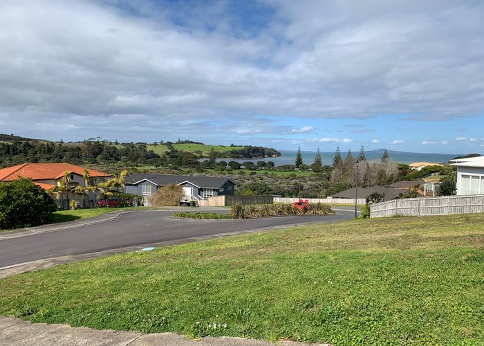  at 22 Kotanui Avenue, Army Bay, Whangaparāoa