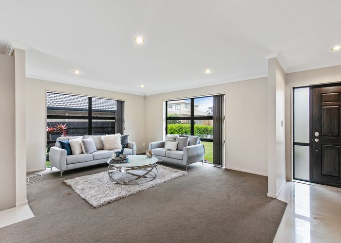  at 17 Hansen Place, Takanini