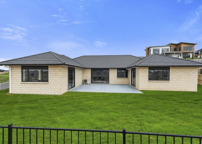  at 19 Sylvester Crescent, Flagstaff, Hamilton
