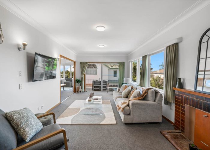  at 97 Sylvan Avenue, Northcote, North Shore City, Auckland