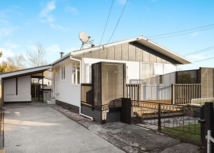  at 2 Mabian Crescent, Deanwell, Hamilton, Waikato