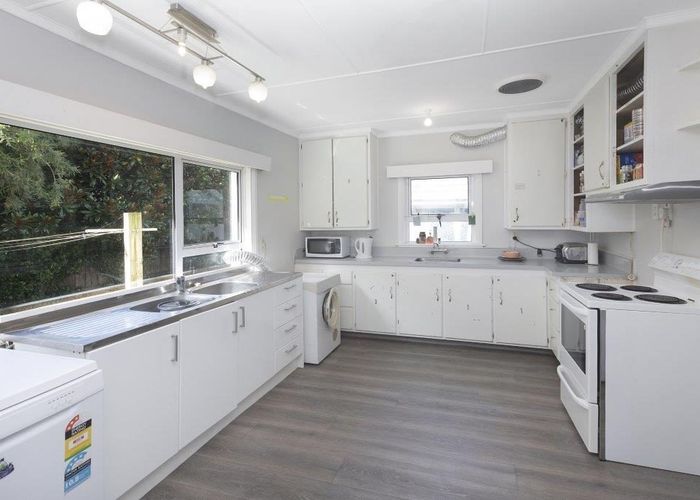  at 16c Barlow Street, Ilam, Christchurch City, Canterbury