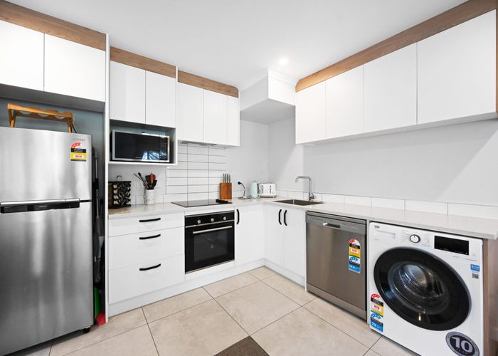  at 2/183 Knighton Road, Hillcrest, Hamilton, Waikato