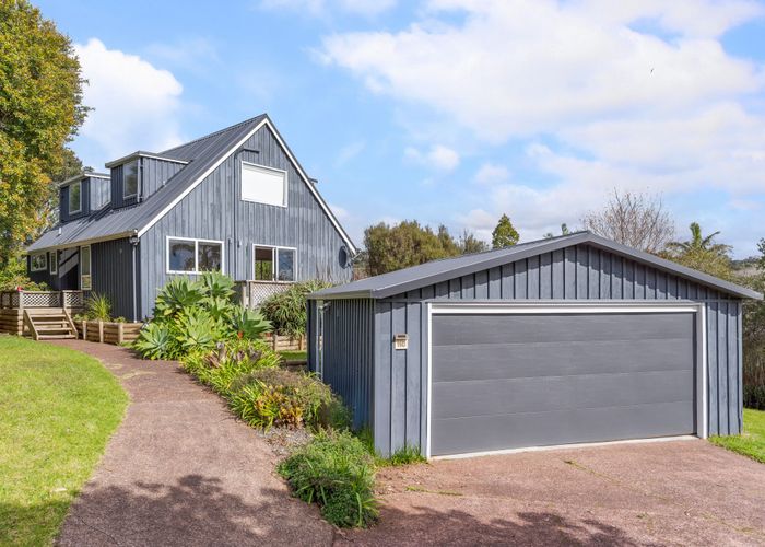  at 19D Avonleigh Road, Green Bay, Waitakere City, Auckland