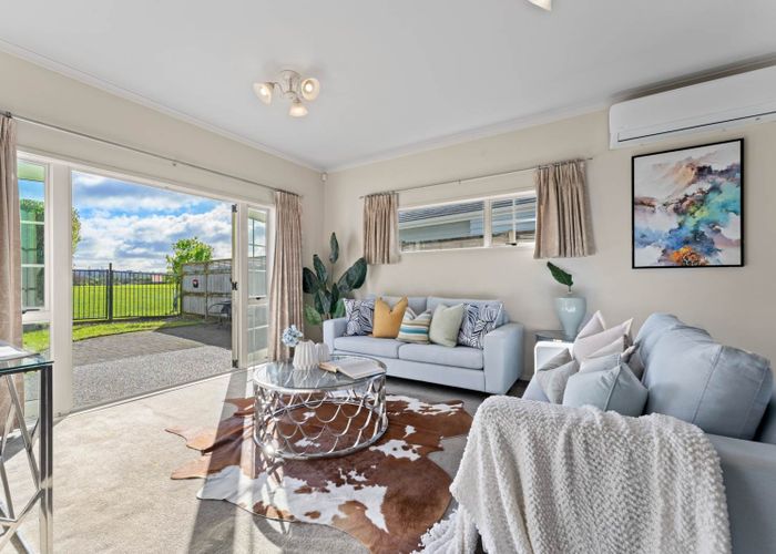  at 4 Mulvaney Crescent, Henderson, Auckland