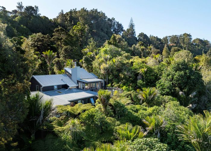  at 9c & 9d Waima Crescent, Titirangi, Waitakere City, Auckland