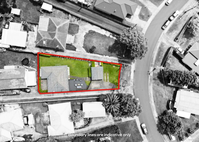  at 12 DUNCAN AVE, Te Atatu South, Auckland