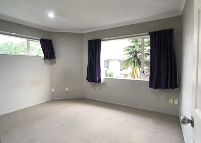  at 16 McFetridge Place, Hillcrest, Auckland