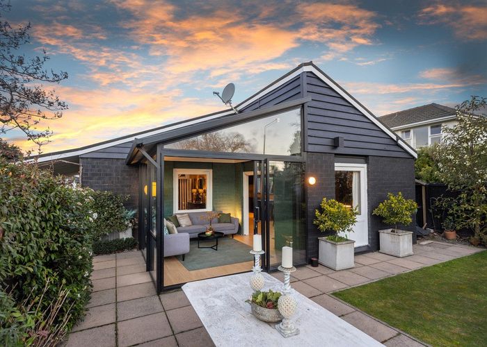 at 110 Idris Road, Fendalton, Christchurch City, Canterbury