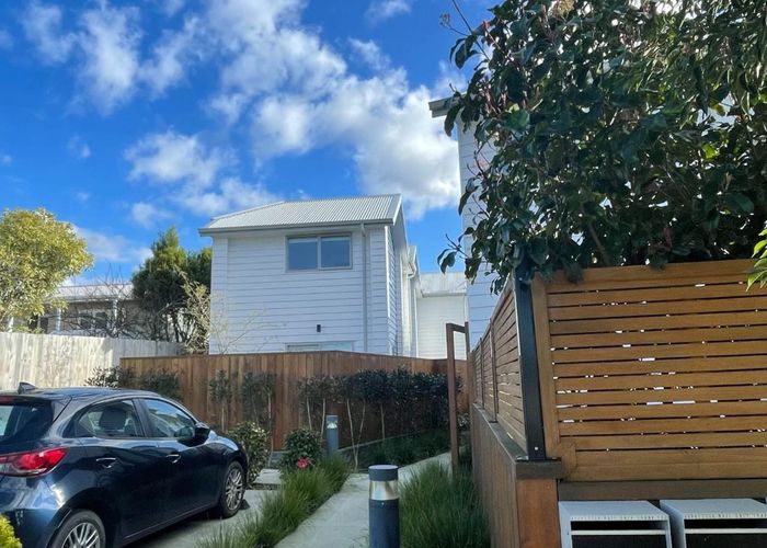 at 8/22 Denver Avenue, Sunnyvale, Waitakere City, Auckland