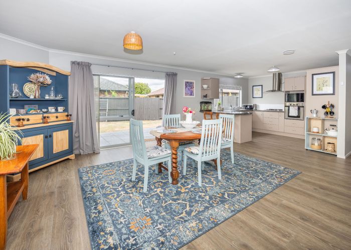  at 1 Rene Way, Huntington, Hamilton
