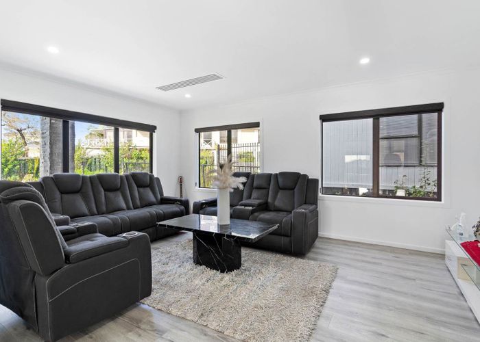  at 7 Juvena Place, Clover Park, Manukau City, Auckland