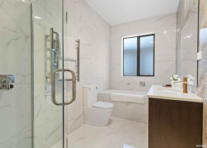  at 20 Eric Gifford Drive, Ranui, Auckland