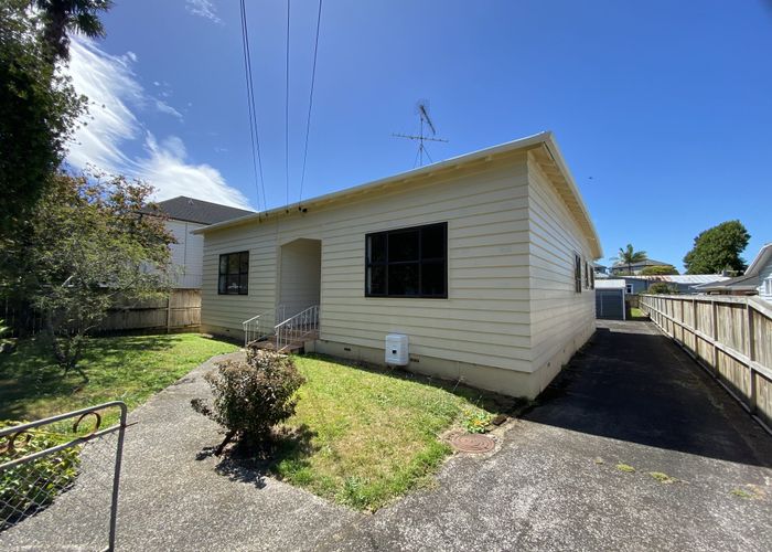  at 43 Tawera Road, Greenlane, Auckland