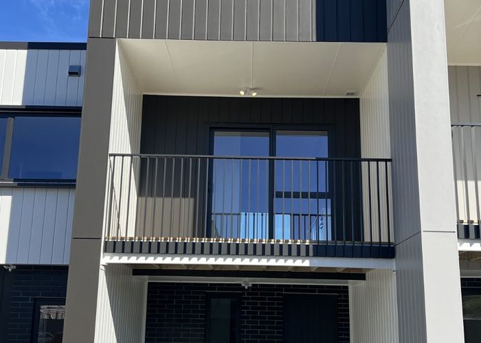  at 3 Bed/1 Oteha Valley Road, Northcross, North Shore City, Auckland
