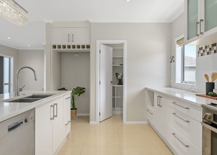  at 11 Helenslee Court, Flagstaff, Hamilton