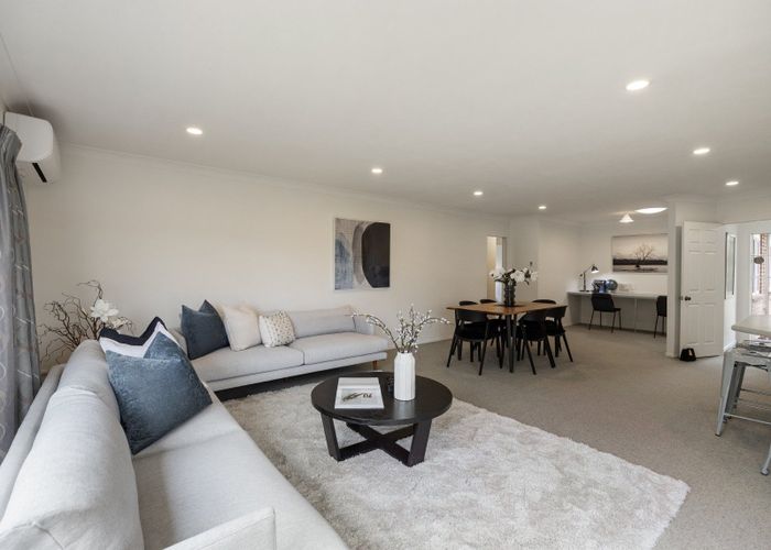  at 7 Reynolds Drive, Glenview, Hamilton