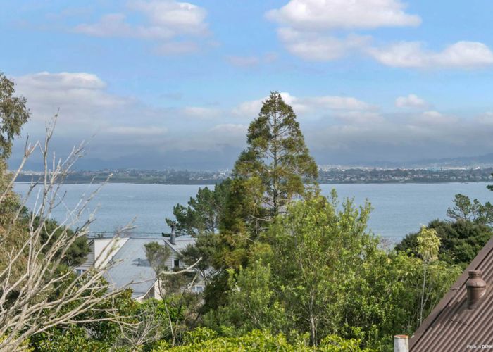  at 1/78 Brigantine Drive, Beach Haven, Auckland