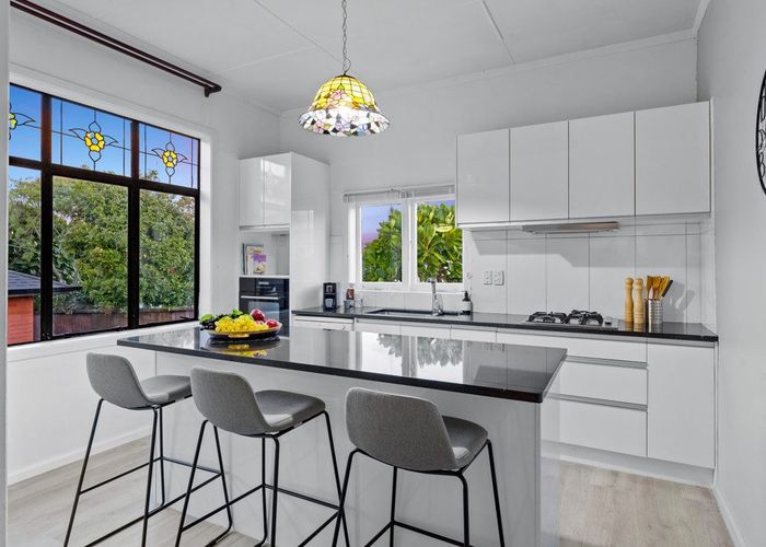  at 92 Blockhouse Bay Road, Avondale, Auckland City, Auckland