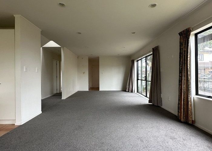  at 2/286 Richardson Road, Mount Roskill, Auckland City, Auckland