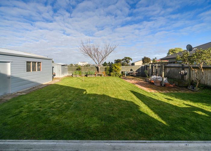  at 20 Thames Street, Roslyn, Palmerston North