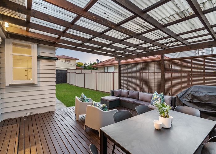  at 2/137 Abbotts Way, Remuera, Auckland