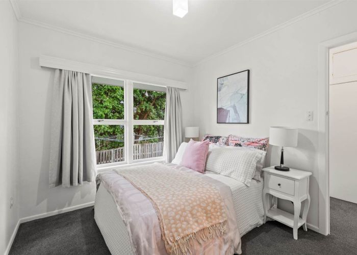  at 2/33 Dominion Street, Takapuna, North Shore City, Auckland