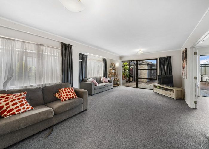  at 21 Rushgreen Avenue, Pahurehure, Papakura, Auckland