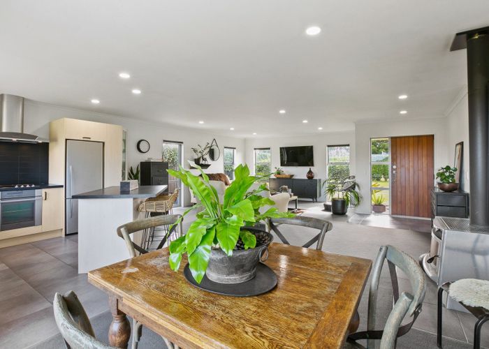  at 142 Wairau Road, Oakura, New Plymouth, Taranaki