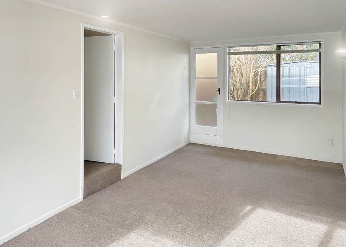  at 1/6 Papatahi Place, Henderson, Waitakere City, Auckland