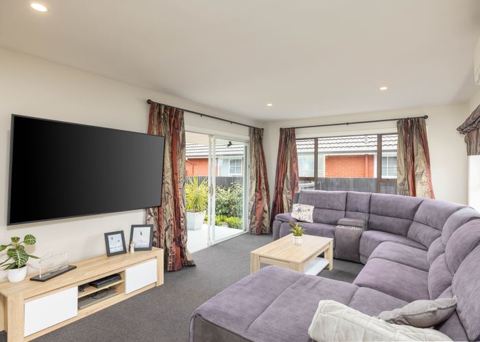  at 2 Waratah Street, Avondale, Christchurch