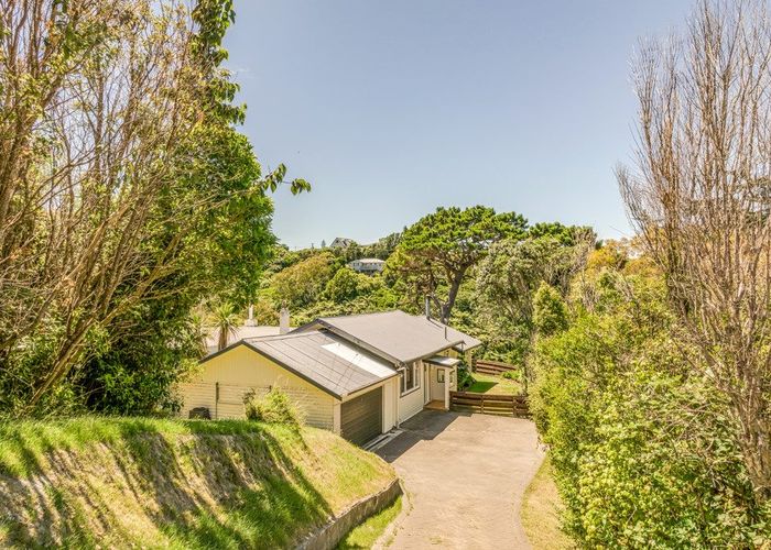  at 120 Miromiro Road, Normandale, Lower Hutt