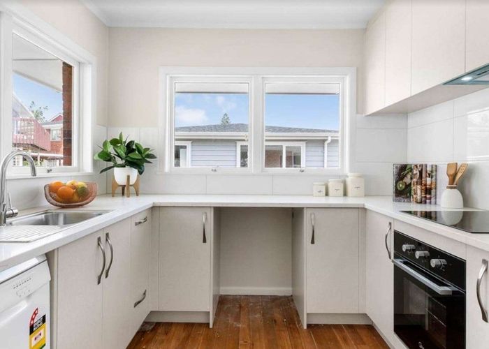  at 6B Seaview Road, Milford, North Shore City, Auckland