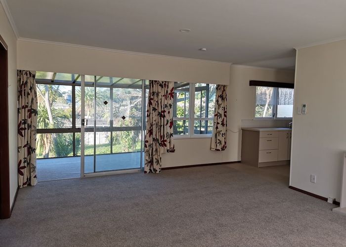  at 2/60 Oakdale Road, Mount Roskill, Auckland City, Auckland