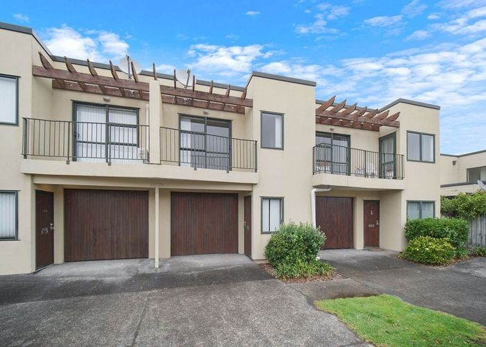  at 2/17 Harbour View Road, Te Atatu Peninsula, Waitakere City, Auckland
